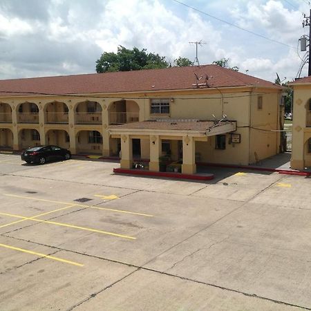 Guest Inn And Suites Houston Extérieur photo