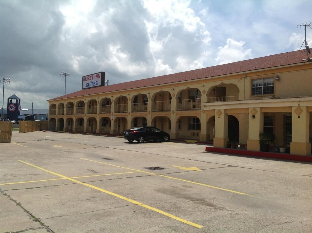 Guest Inn And Suites Houston Extérieur photo