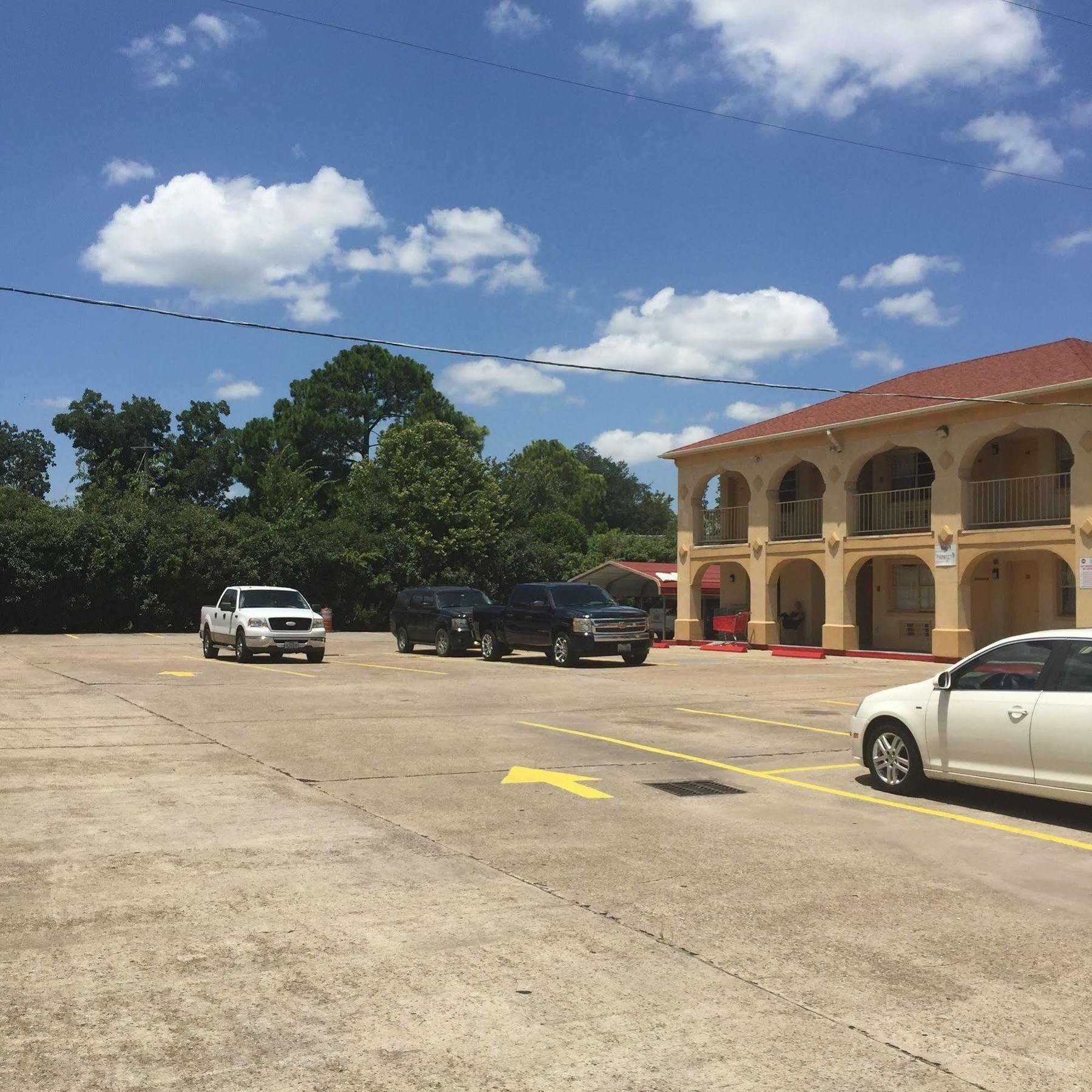 Guest Inn And Suites Houston Extérieur photo