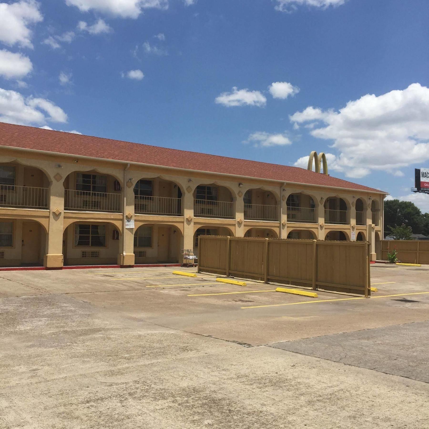 Guest Inn And Suites Houston Extérieur photo