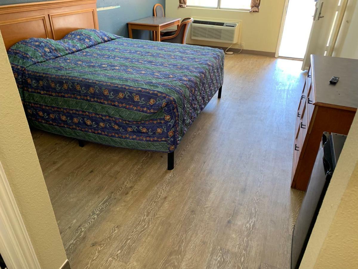 Guest Inn And Suites Houston Chambre photo