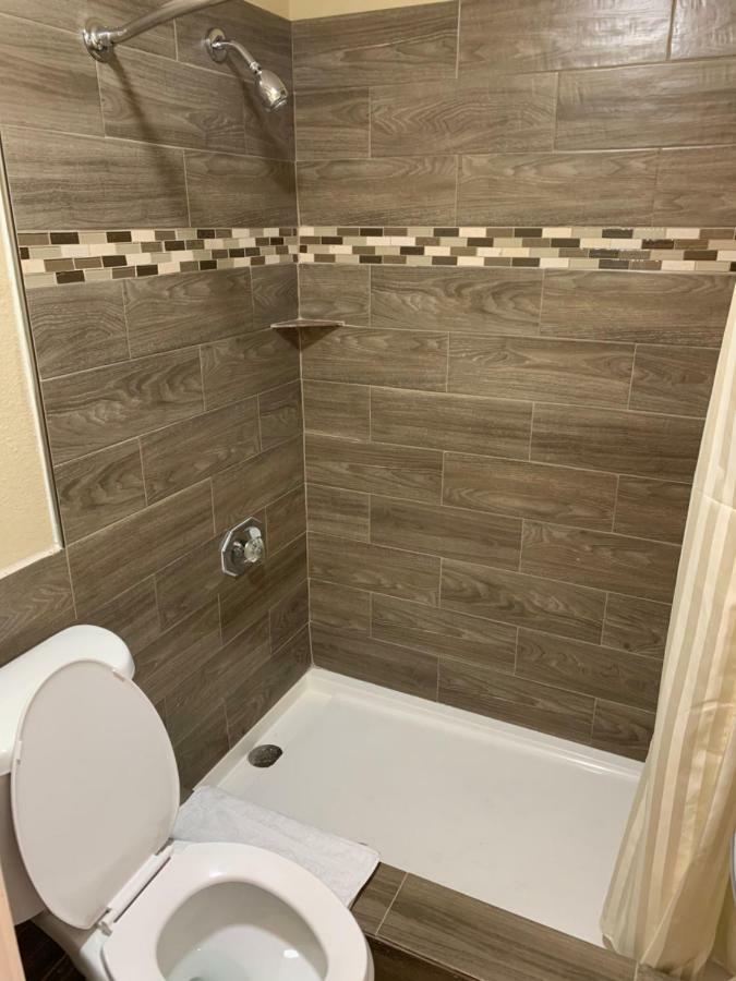 Guest Inn And Suites Houston Extérieur photo
